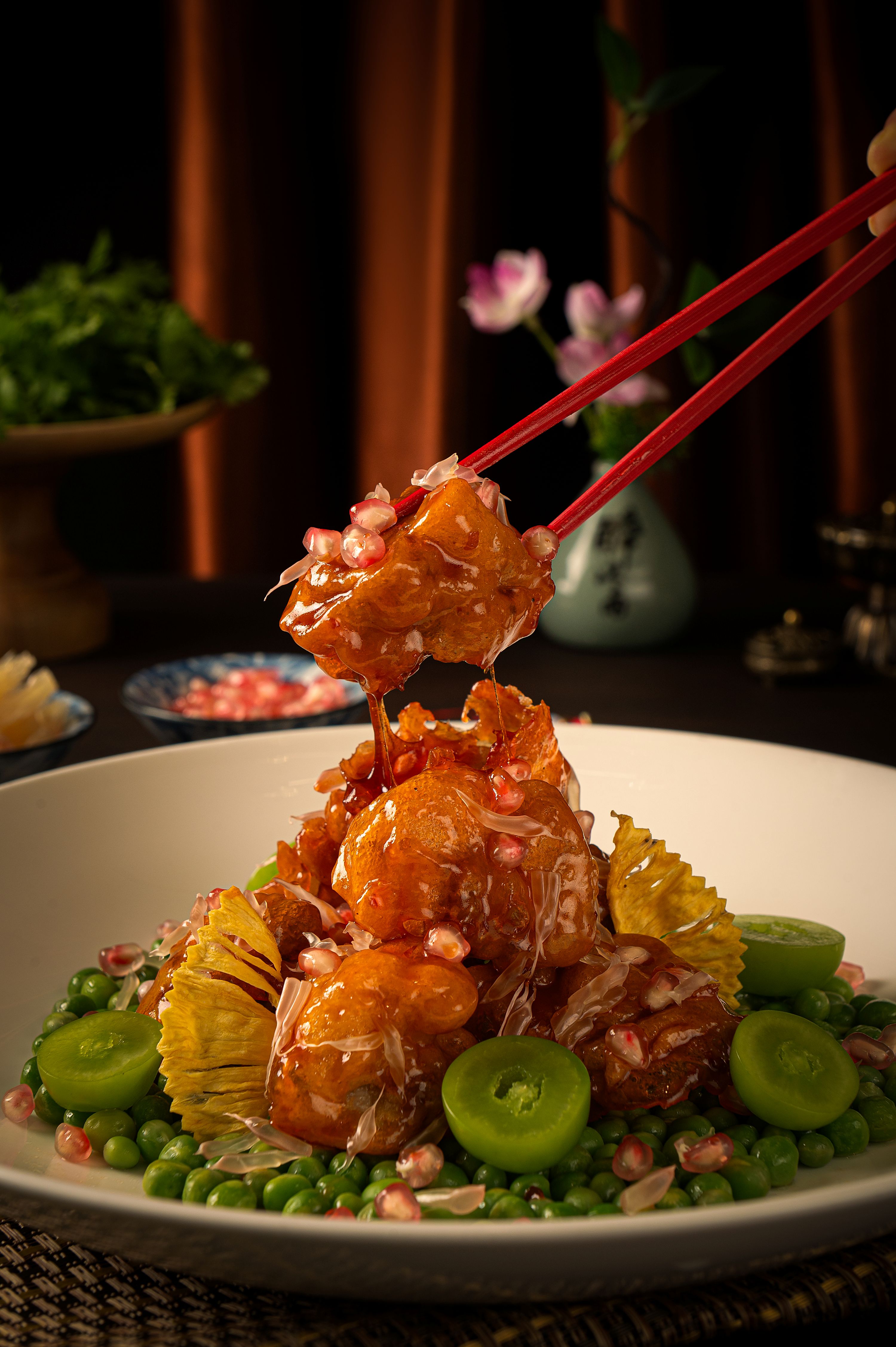 SƯỜN XÀO CHUA NGỌT VỚI TRÁI BƯỞI